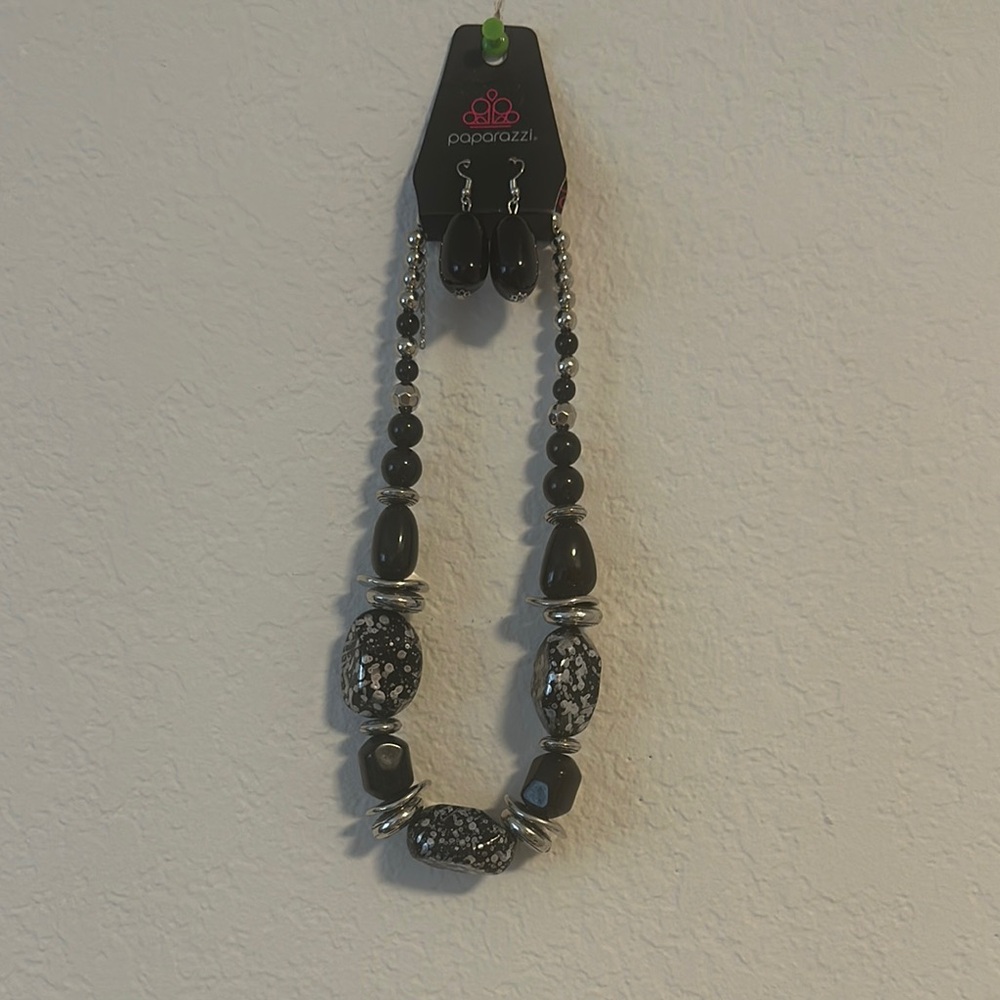 Paparazzi Black and Silver Necklace Set